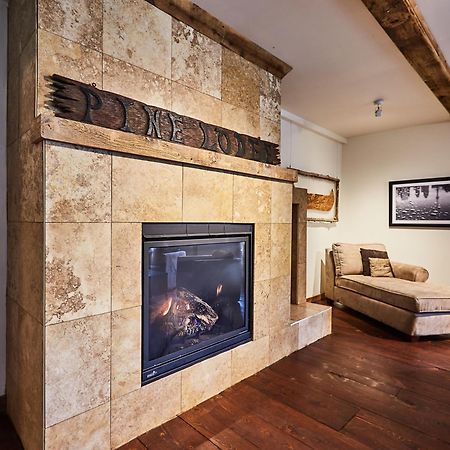 3 Pines Lodge Muskoka Хантсвилл Экстерьер фото