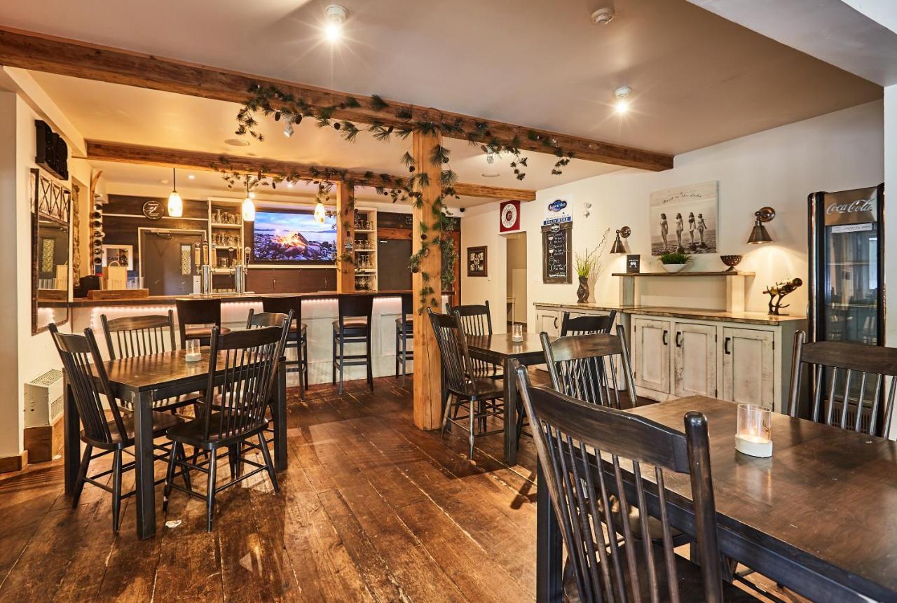 3 Pines Lodge Muskoka Хантсвилл Экстерьер фото