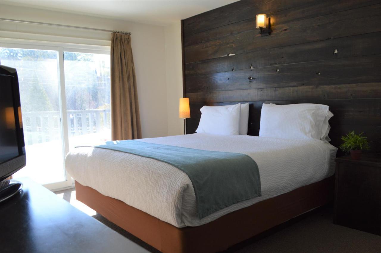 3 Pines Lodge Muskoka Хантсвилл Экстерьер фото