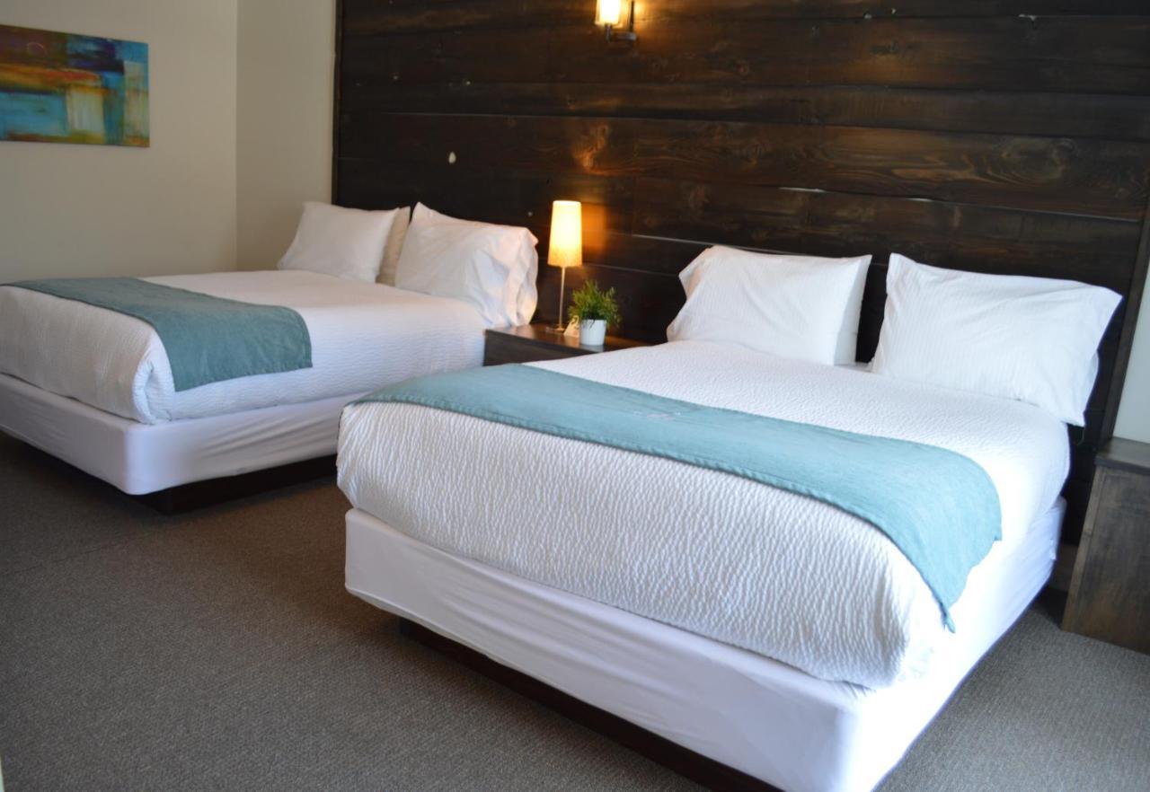 3 Pines Lodge Muskoka Хантсвилл Экстерьер фото