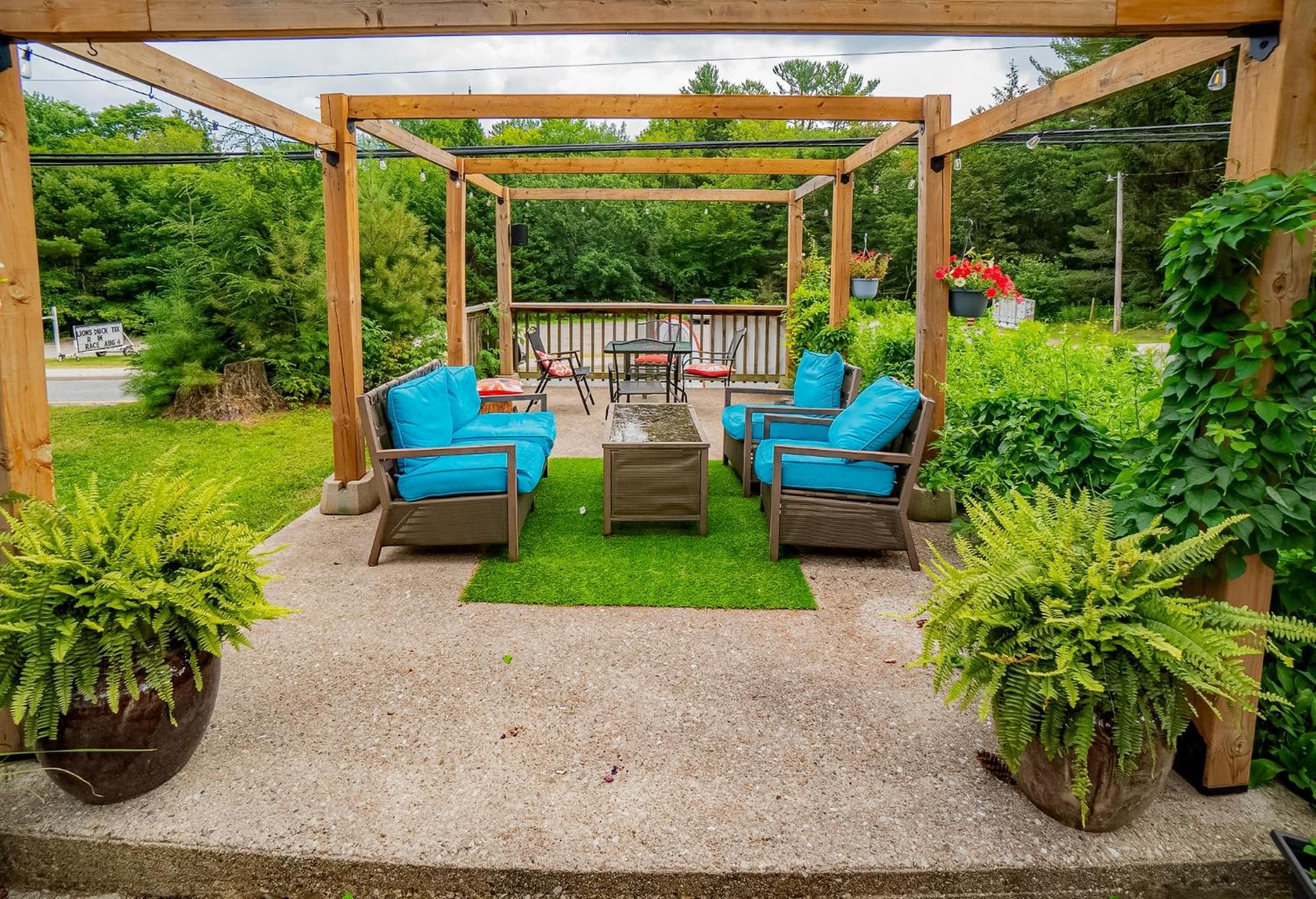 3 Pines Lodge Muskoka Хантсвилл Экстерьер фото